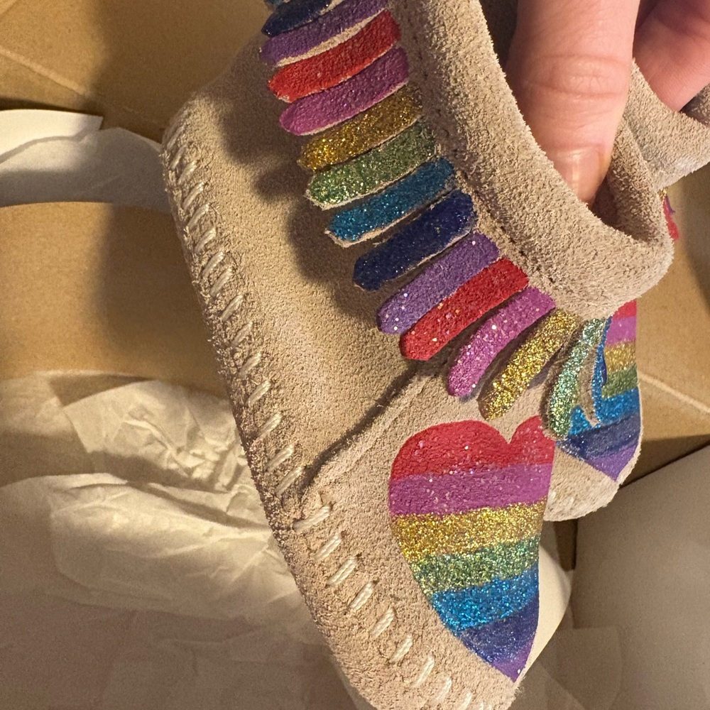 Minnetonka Beige Suede Kids Moccasins with Rainbow Glitter Hearts